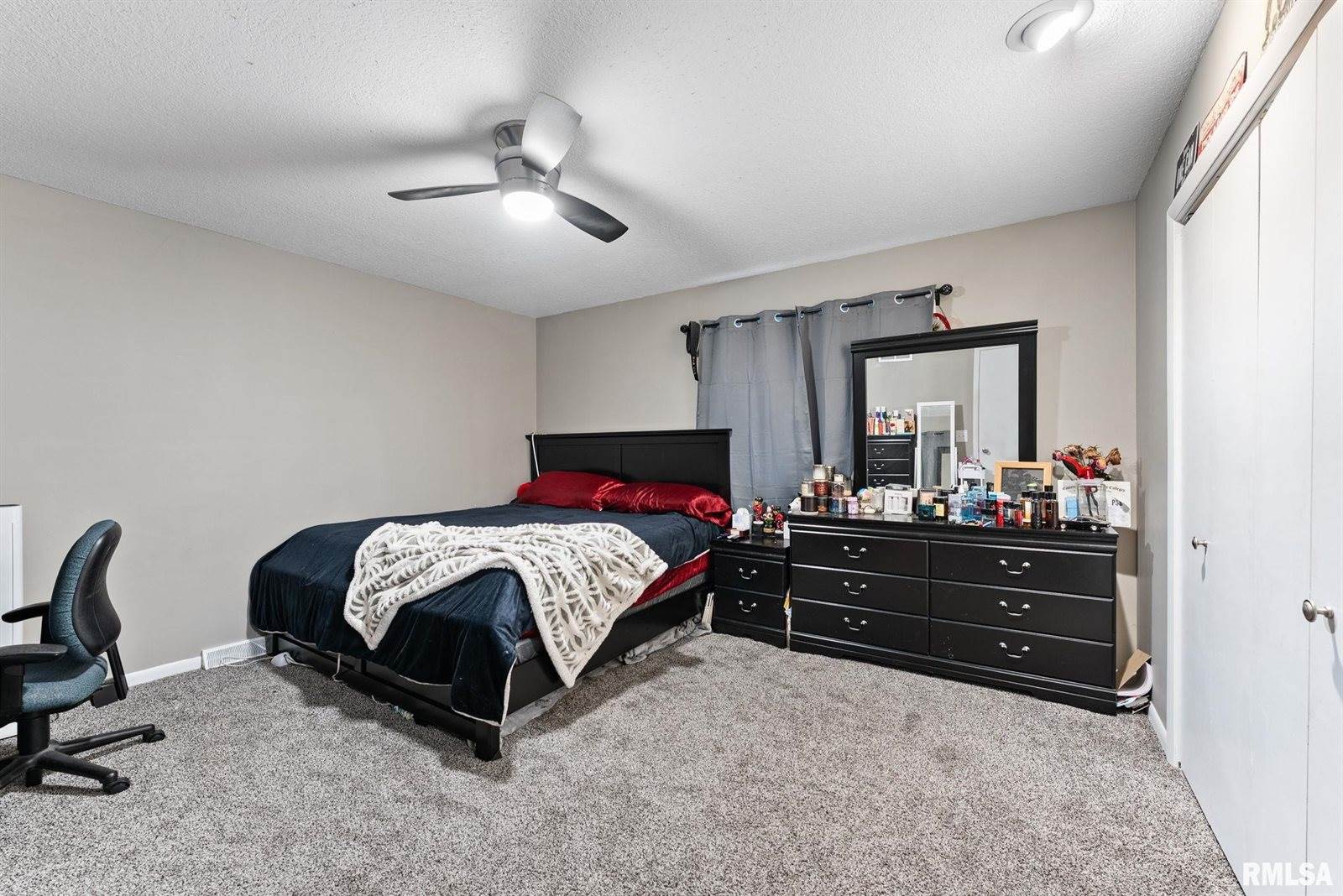 3870 Lexington Court, Bettendorf, IA 52722