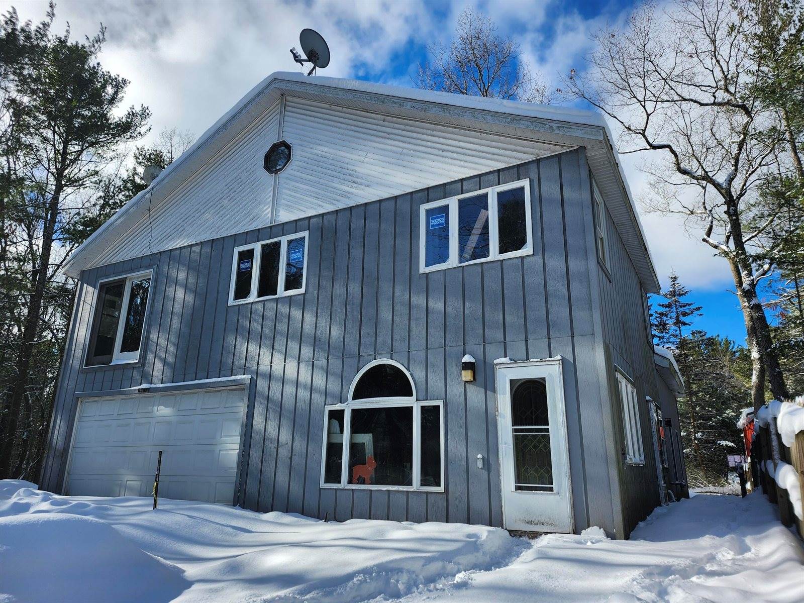 6395 South Lakeshore Drive, Pentwater, MI 49449