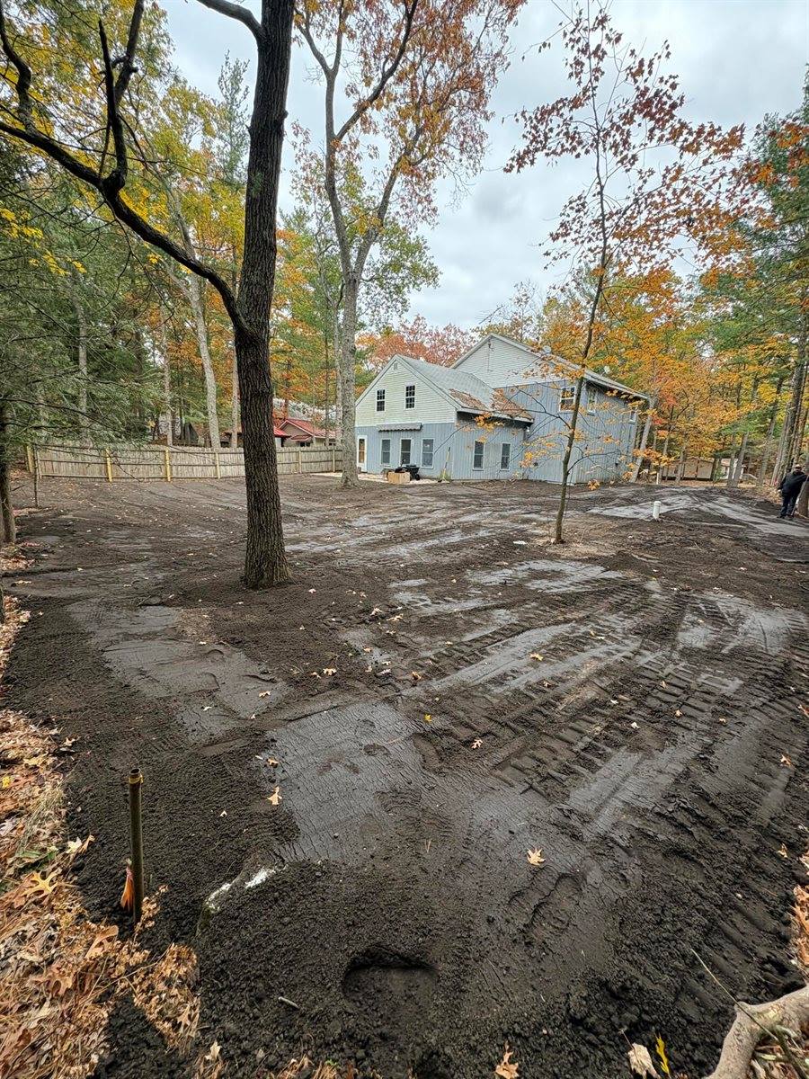 6395 South Lakeshore Drive, Pentwater, MI 49449