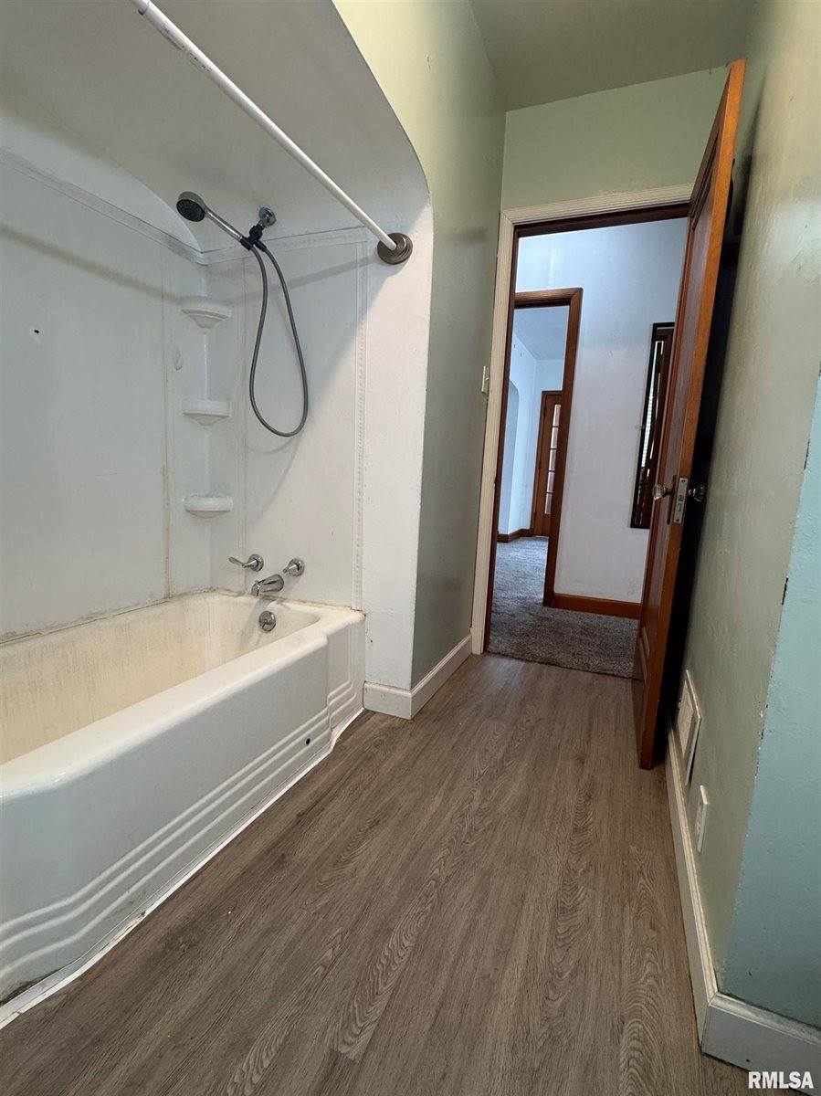 602 Washington Avenue, Lowden, IA 52255