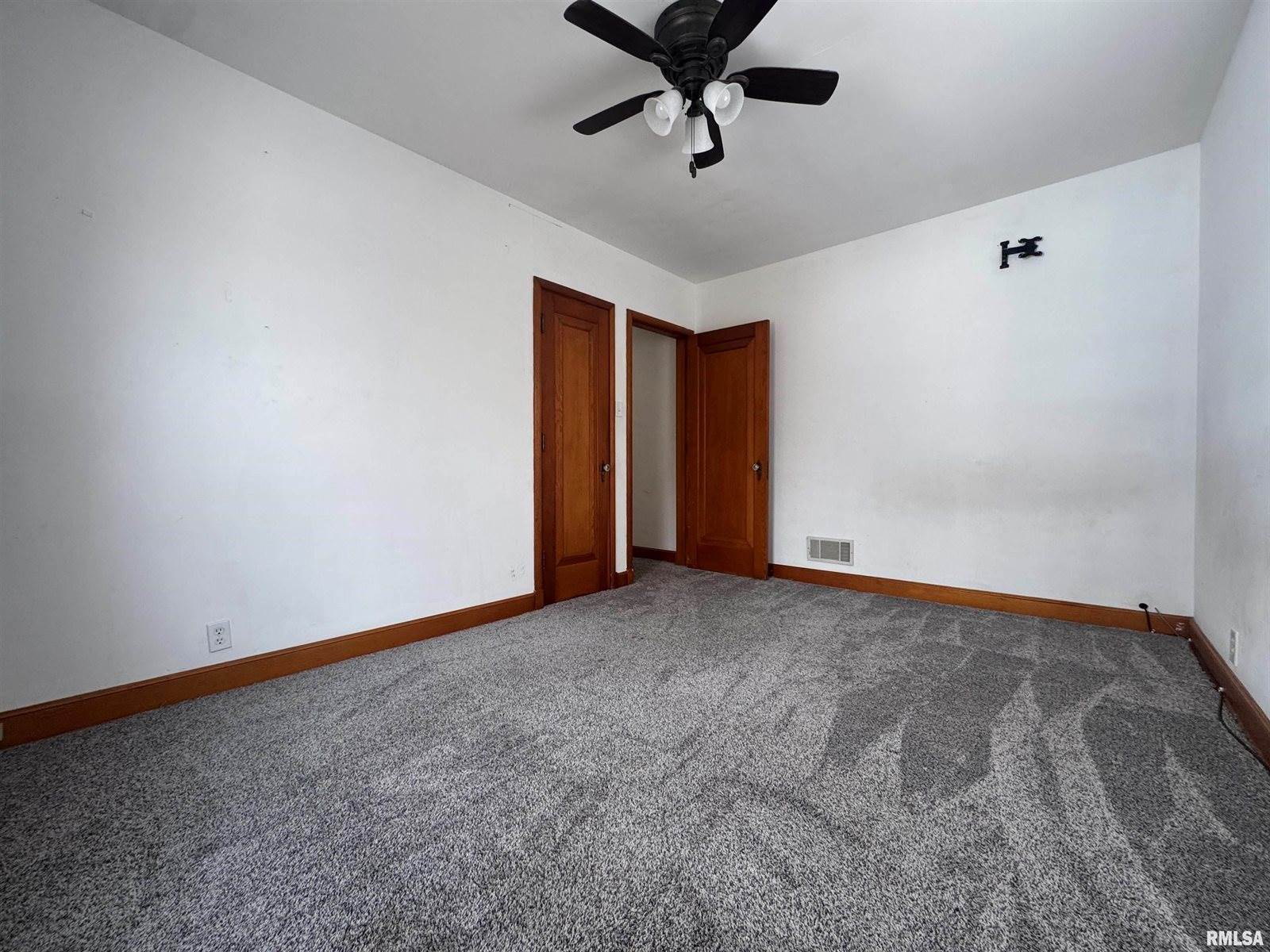 602 Washington Avenue, Lowden, IA 52255