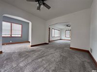 602 Washington Avenue, Lowden, IA 52255