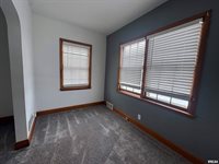 602 Washington Avenue, Lowden, IA 52255