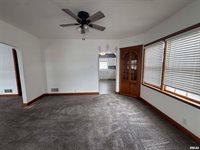 602 Washington Avenue, Lowden, IA 52255