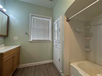 602 Washington Avenue, Lowden, IA 52255