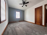 602 Washington Avenue, Lowden, IA 52255