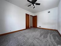 602 Washington Avenue, Lowden, IA 52255