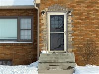 602 Washington Avenue, Lowden, IA 52255