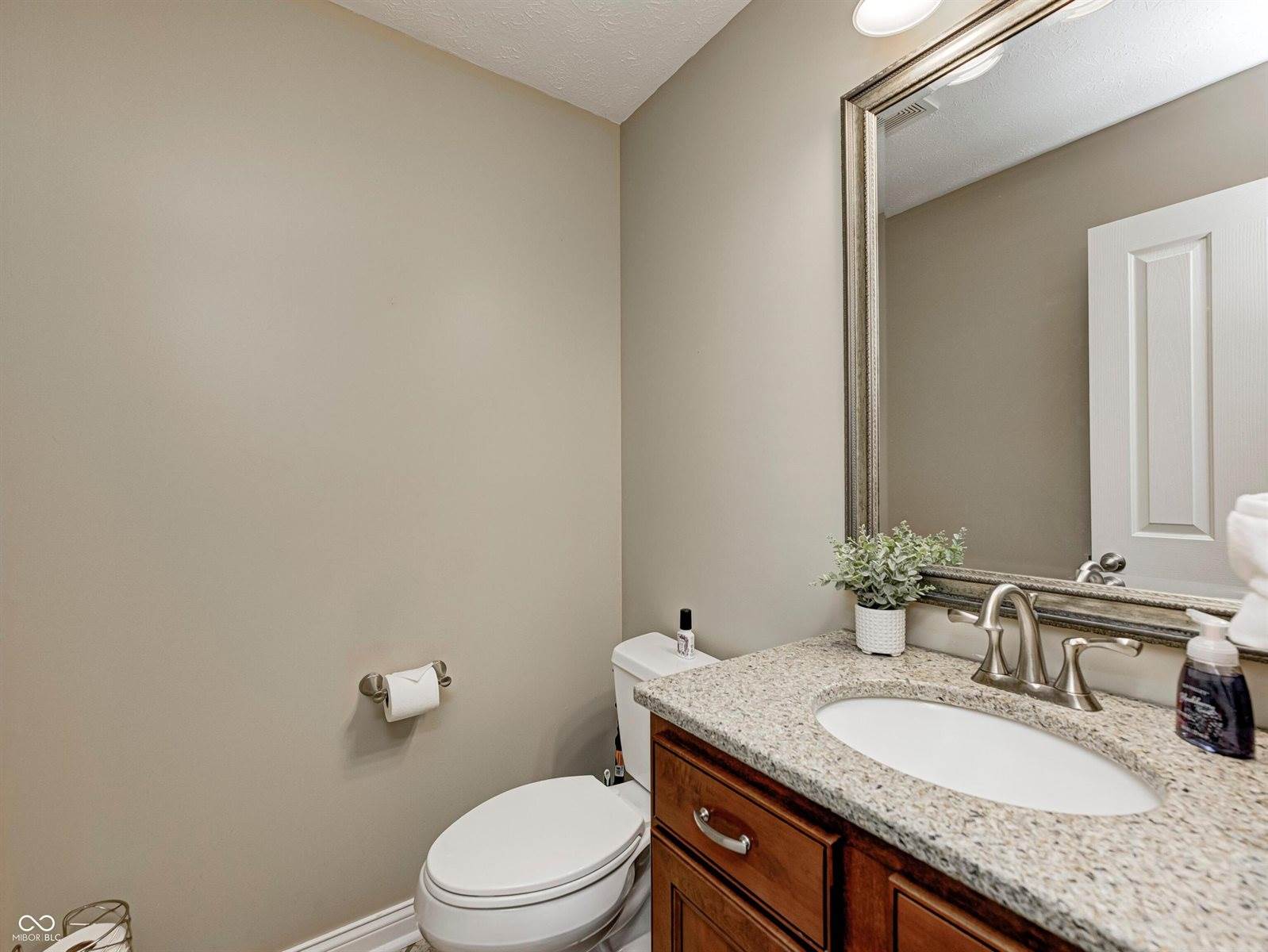 6052 Pine Bluff Drive, Avon, IN 46123