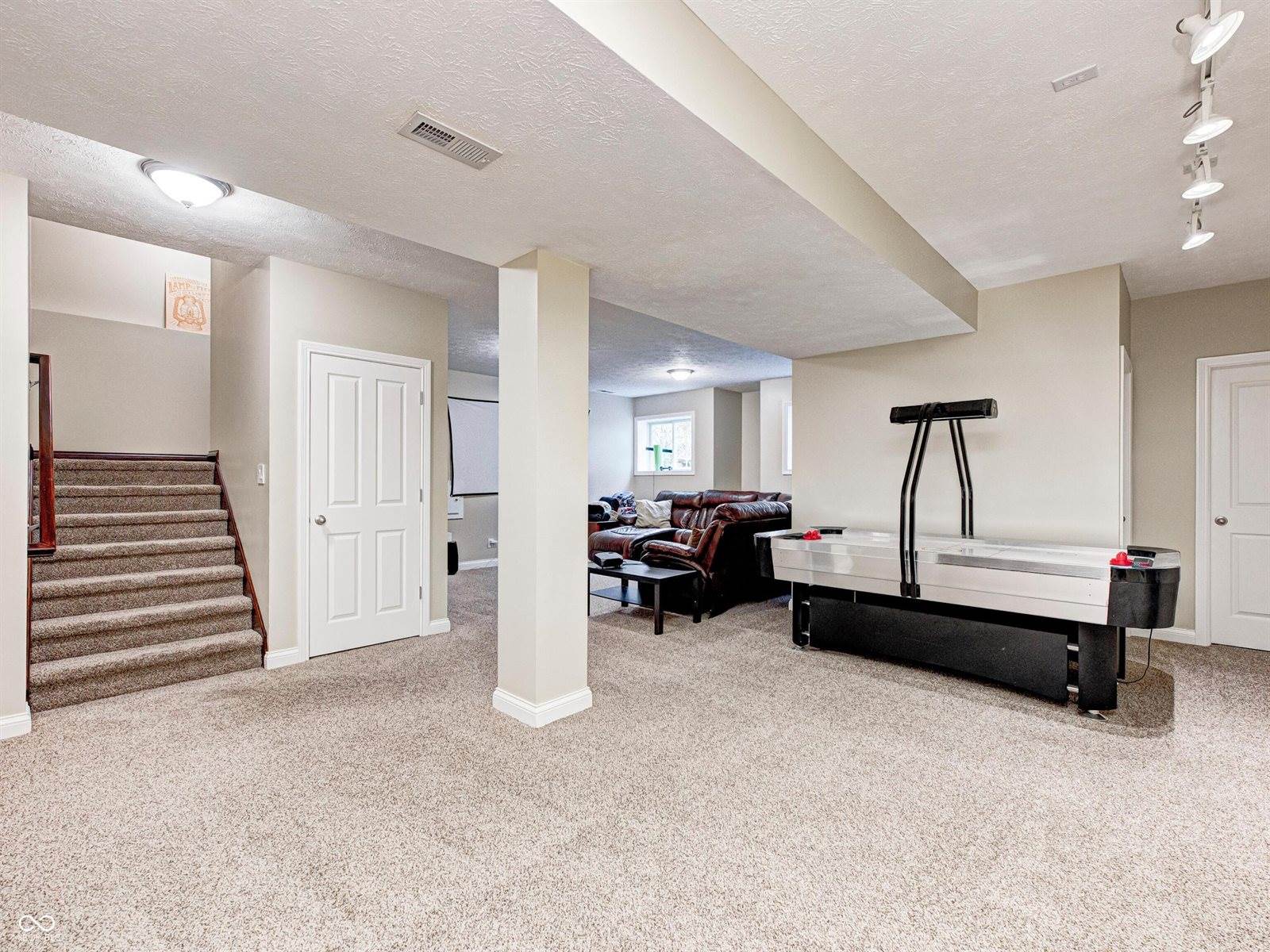 6052 Pine Bluff Drive, Avon, IN 46123