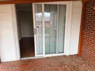 3507 Huon Dr, Louisville, KY 40218