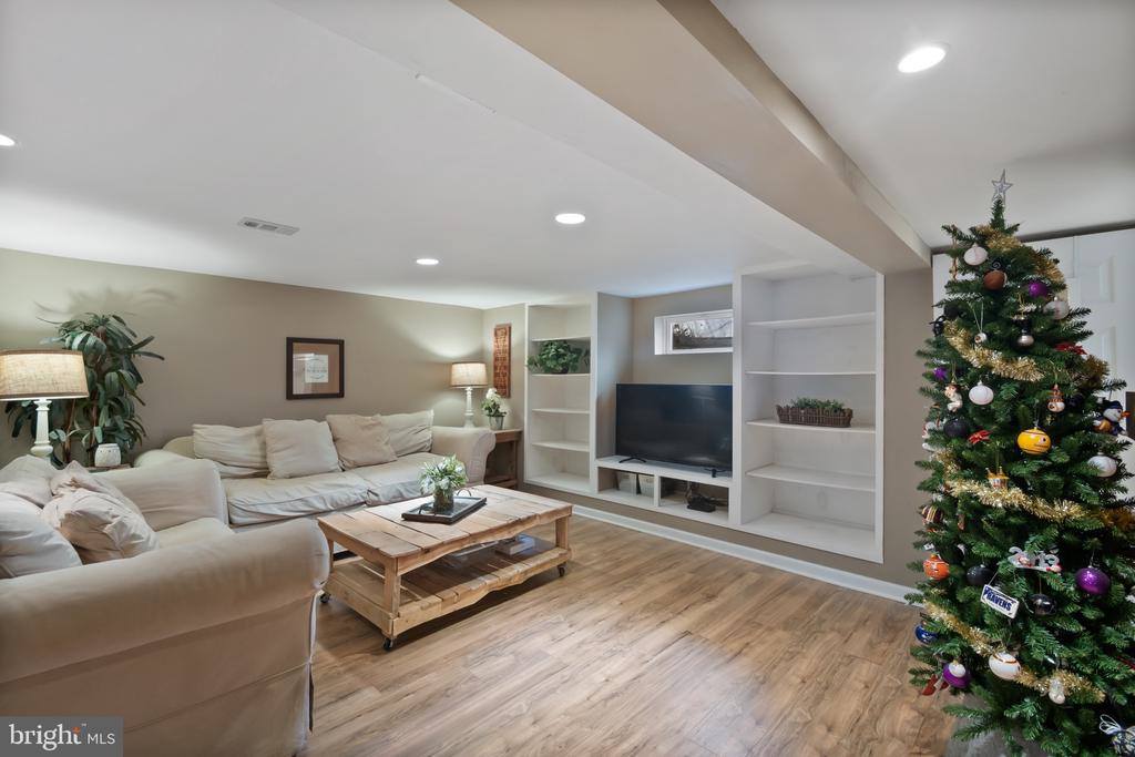 10520 Scaggsville Road, Laurel, MD 20723