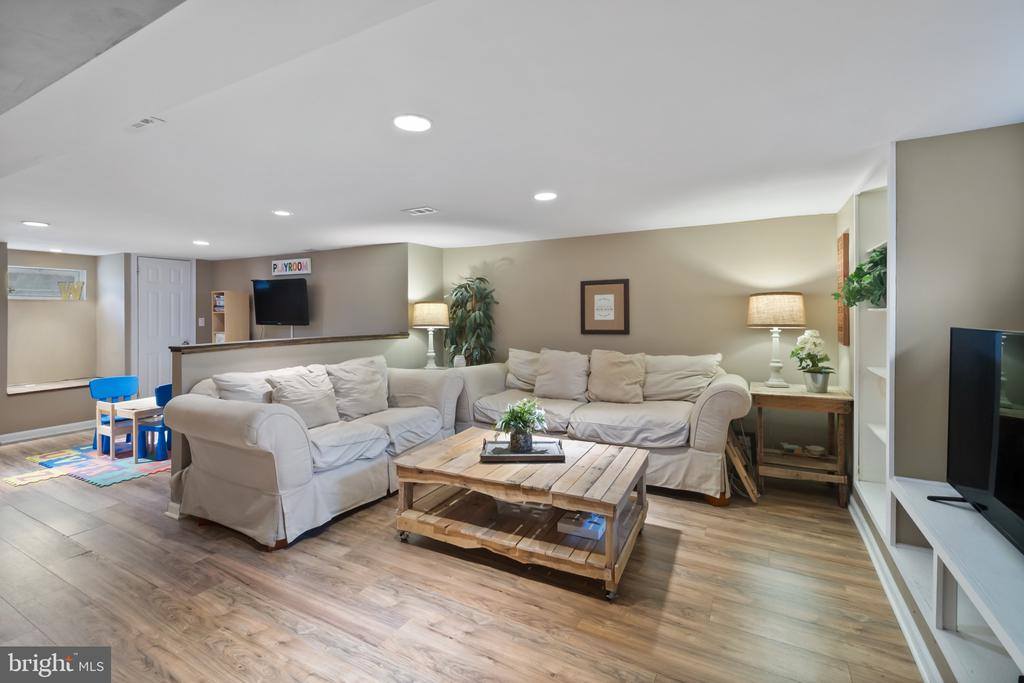 10520 Scaggsville Road, Laurel, MD 20723