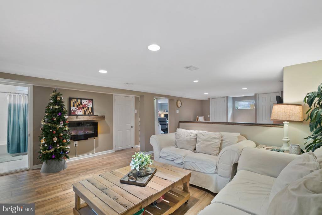 10520 Scaggsville Road, Laurel, MD 20723