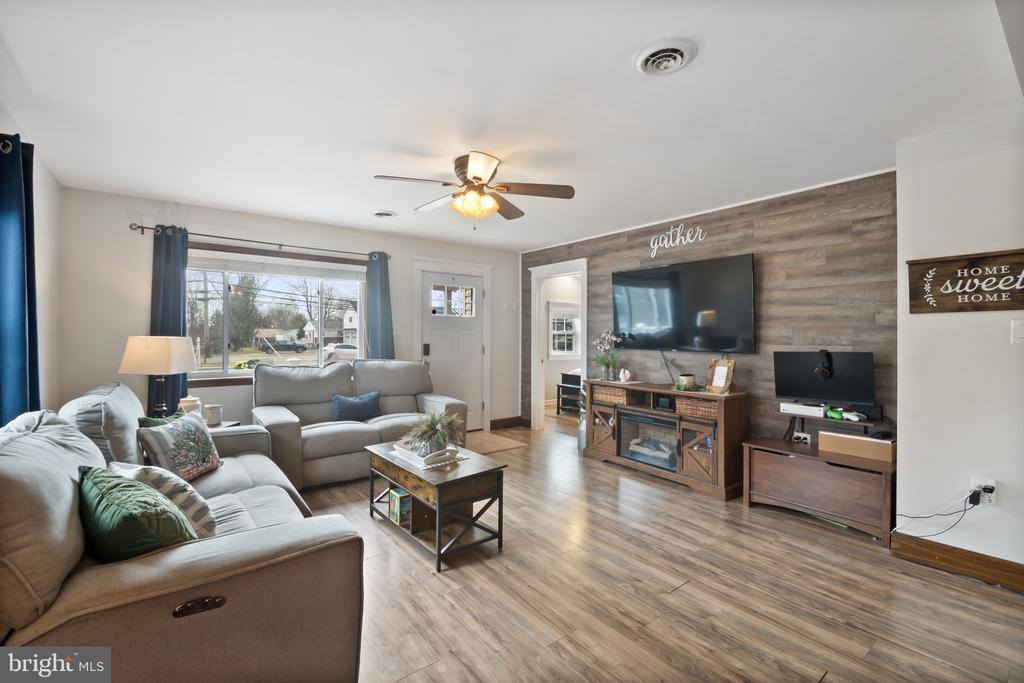 10520 Scaggsville Road, Laurel, MD 20723