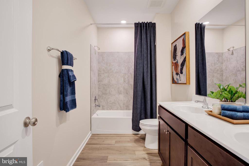 1006 Swallowtail Lane, Manassas, VA 20110