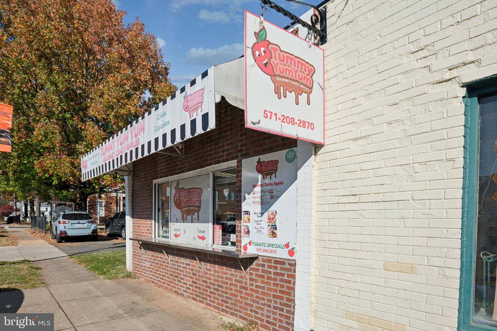 1006 Swallowtail Lane, Manassas, VA 20110