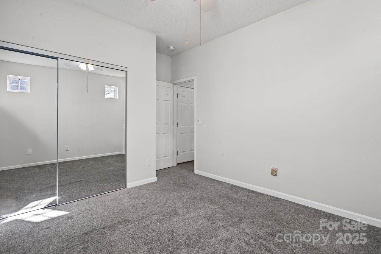 8663 Meadowmont View Drive, Charlotte, NC 28269