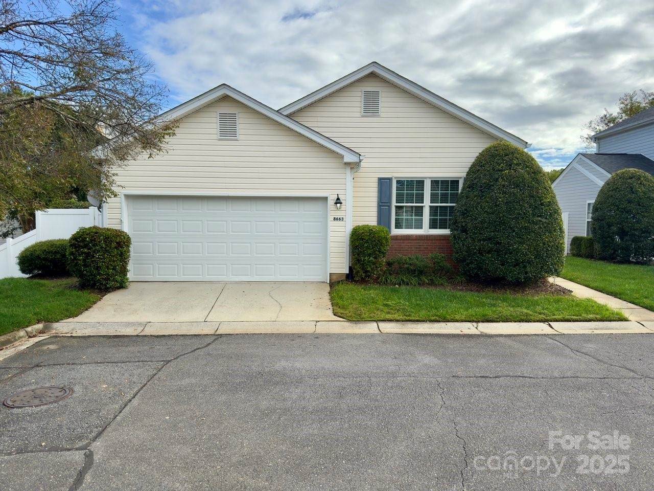 8663 Meadowmont View Drive, Charlotte, NC 28269