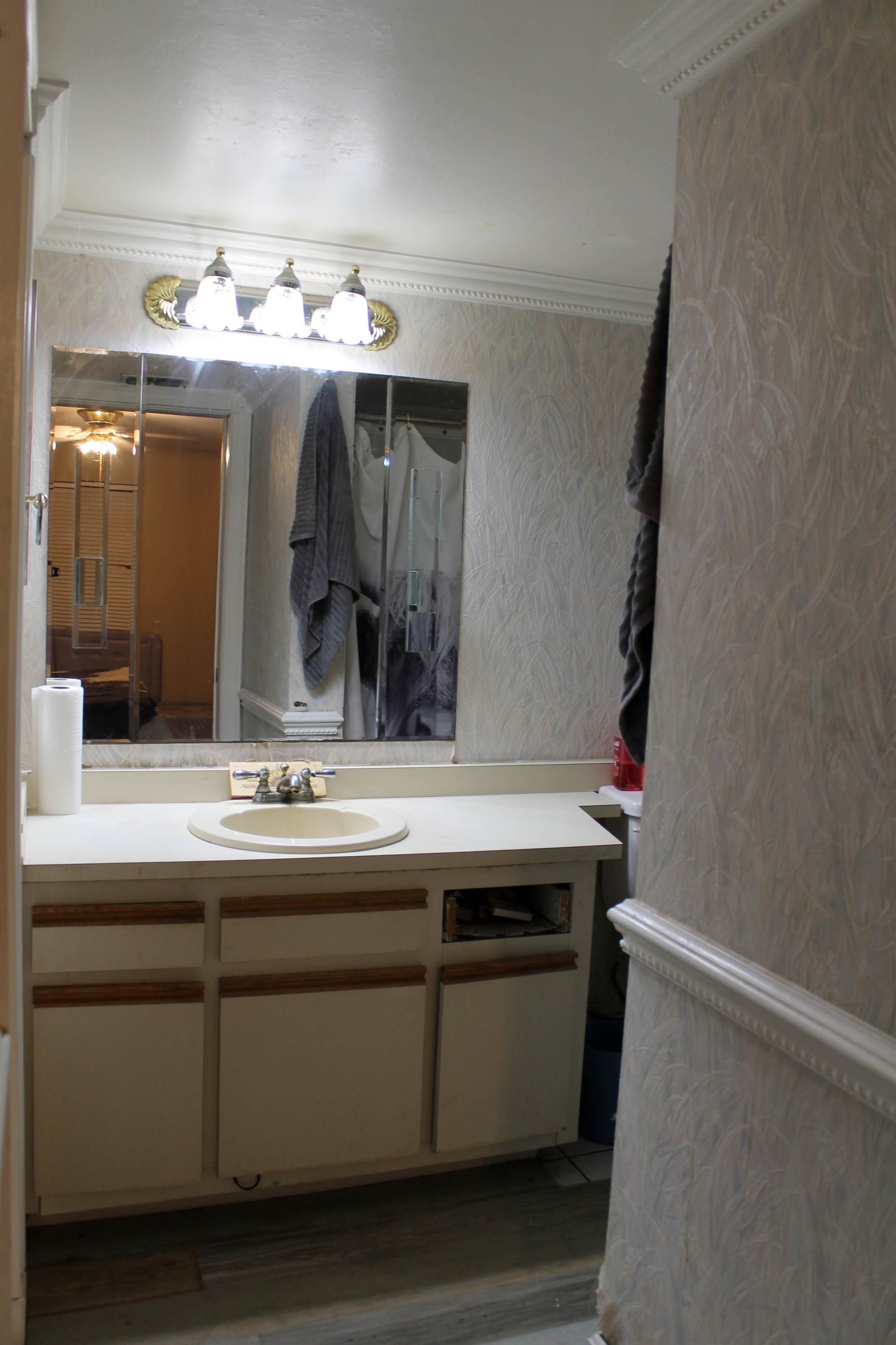 902 Clayton Ave, Lehigh Acres, FL 33972