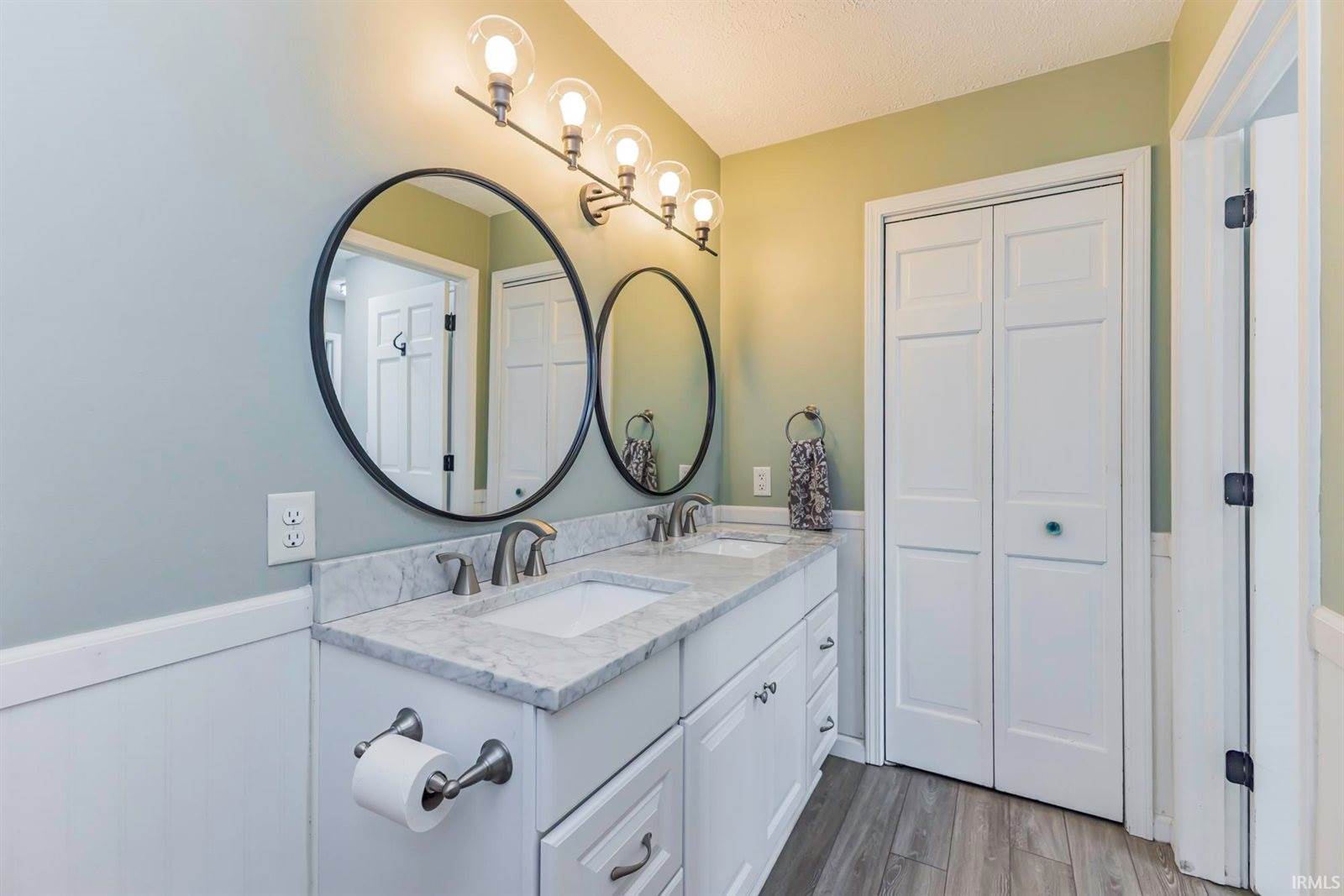 3802 N Lakeside Drive, Muncie, IN 47304