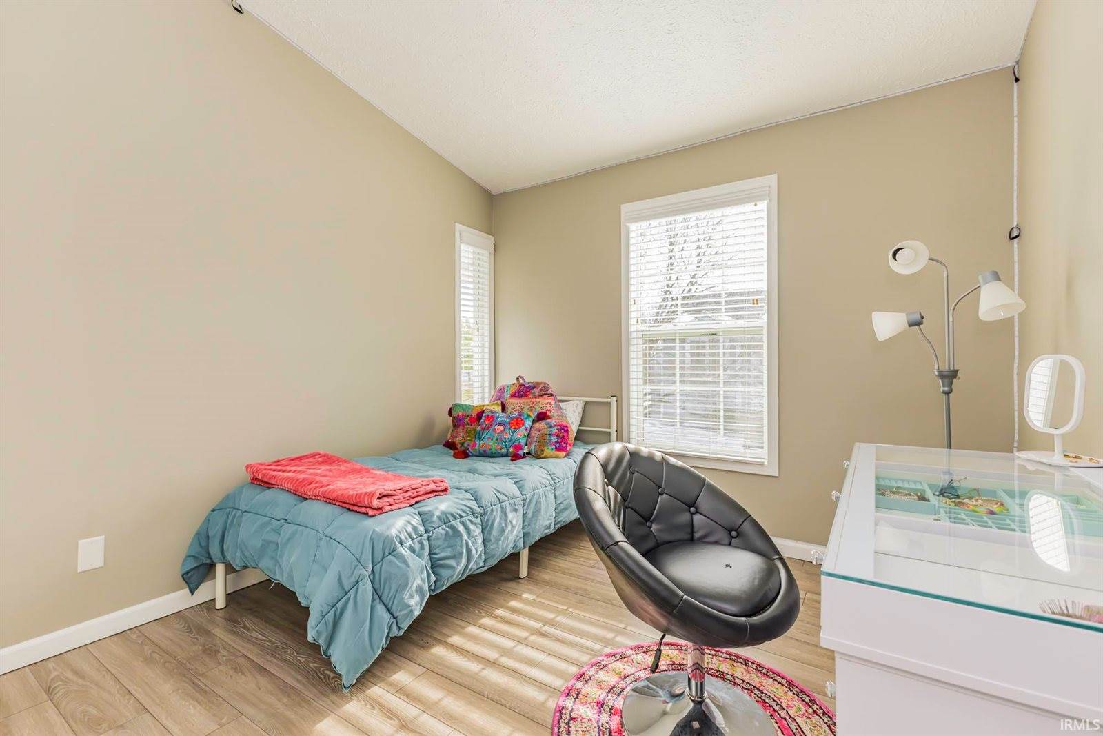 3802 N Lakeside Drive, Muncie, IN 47304