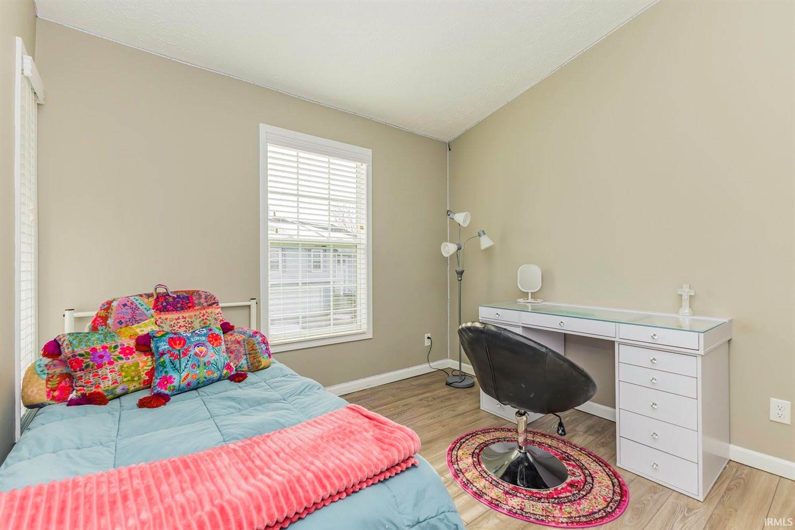 3802 N Lakeside Drive, Muncie, IN 47304