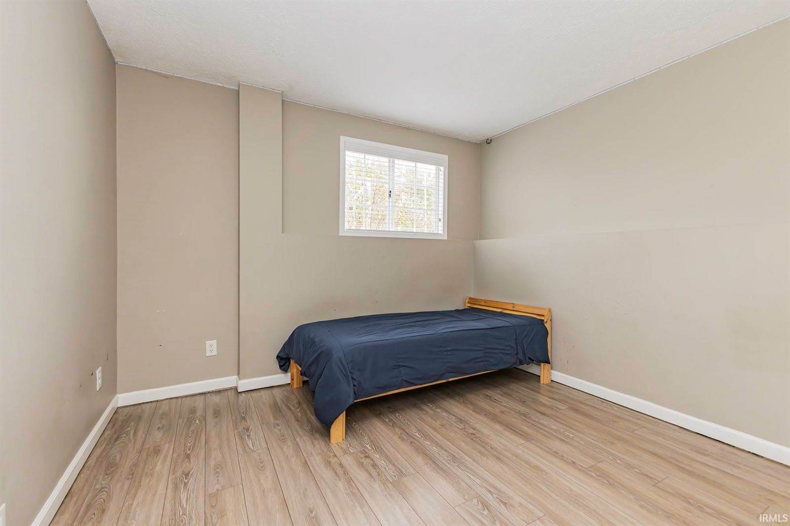 3802 N Lakeside Drive, Muncie, IN 47304