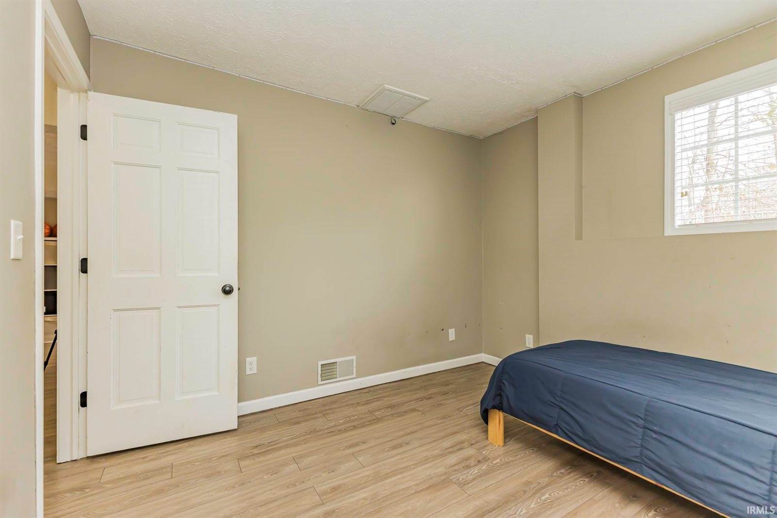 3802 N Lakeside Drive, Muncie, IN 47304