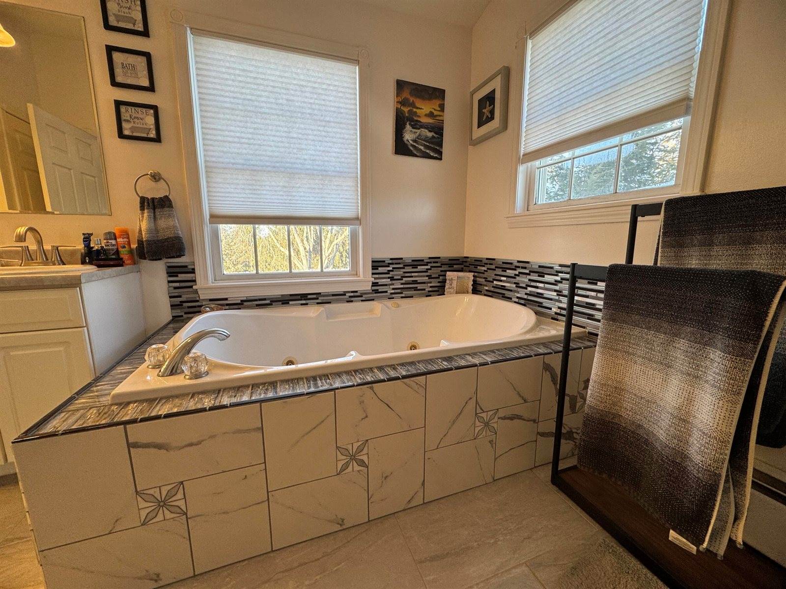 387 Exeter Road, Corinth, ME 04427