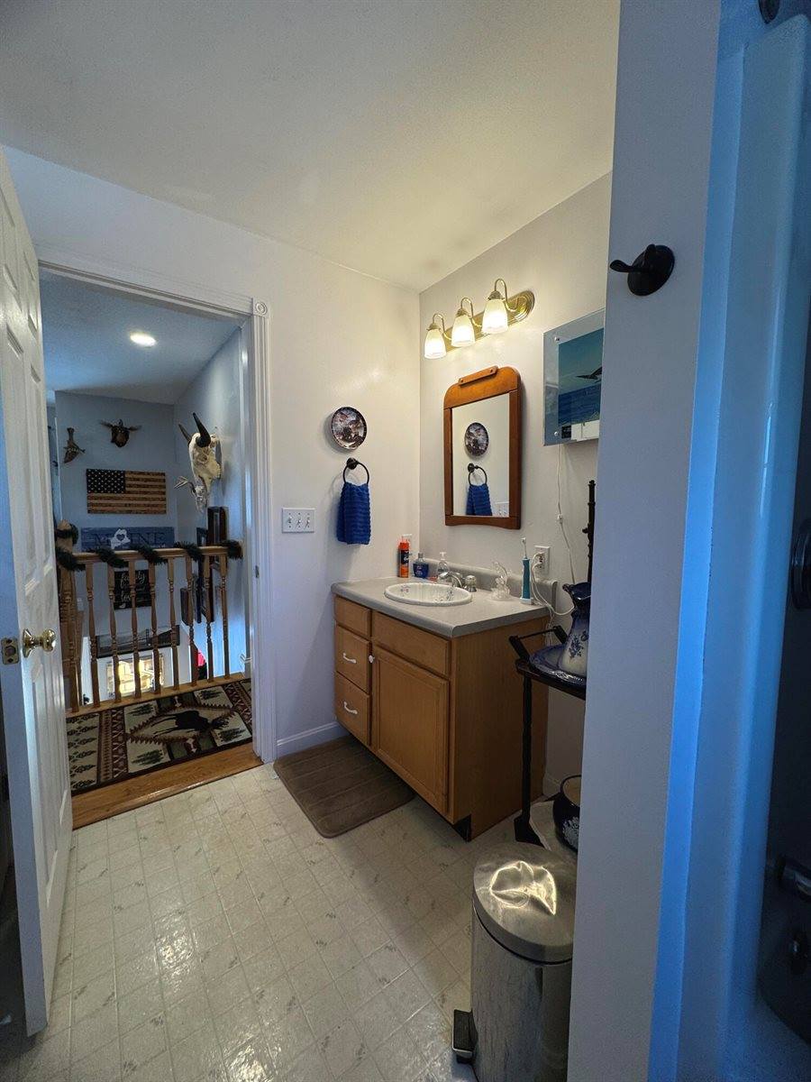 387 Exeter Road, Corinth, ME 04427