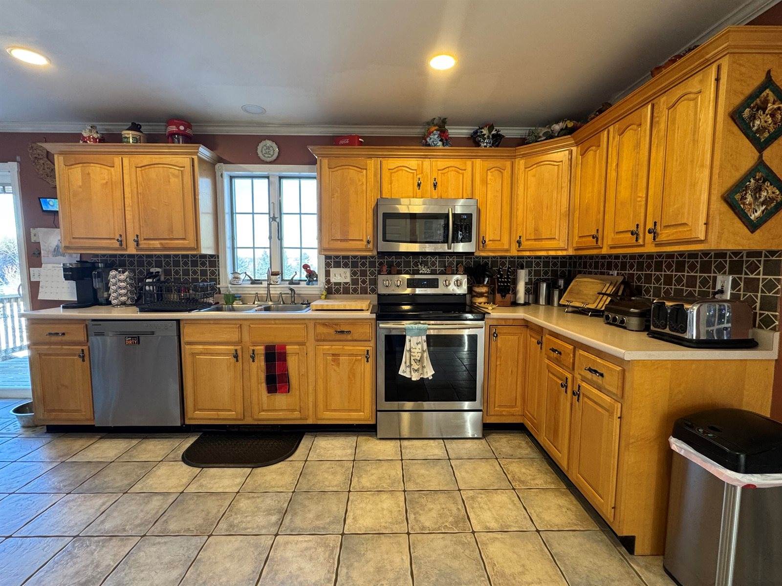 387 Exeter Road, Corinth, ME 04427