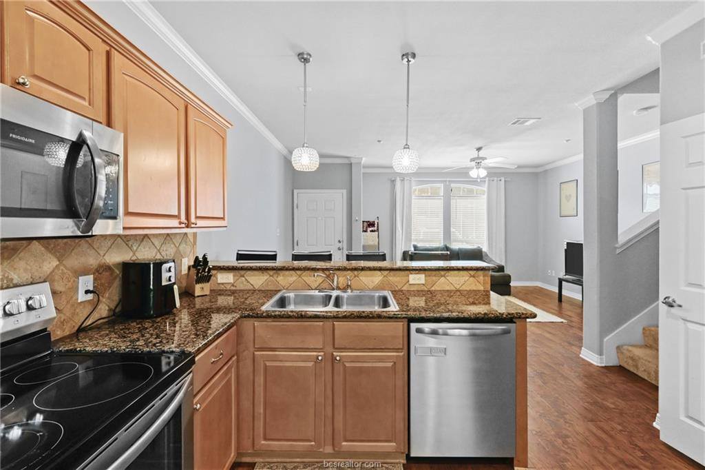 305 Holleman Drive, College Station, TX 77840