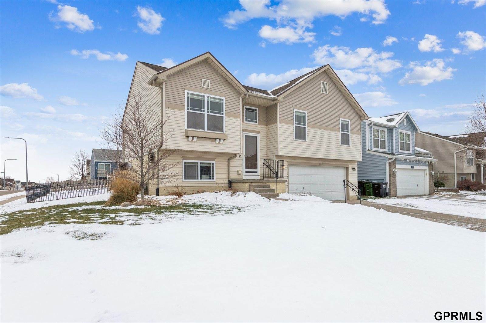 19351 V Street, Omaha, NE 68135