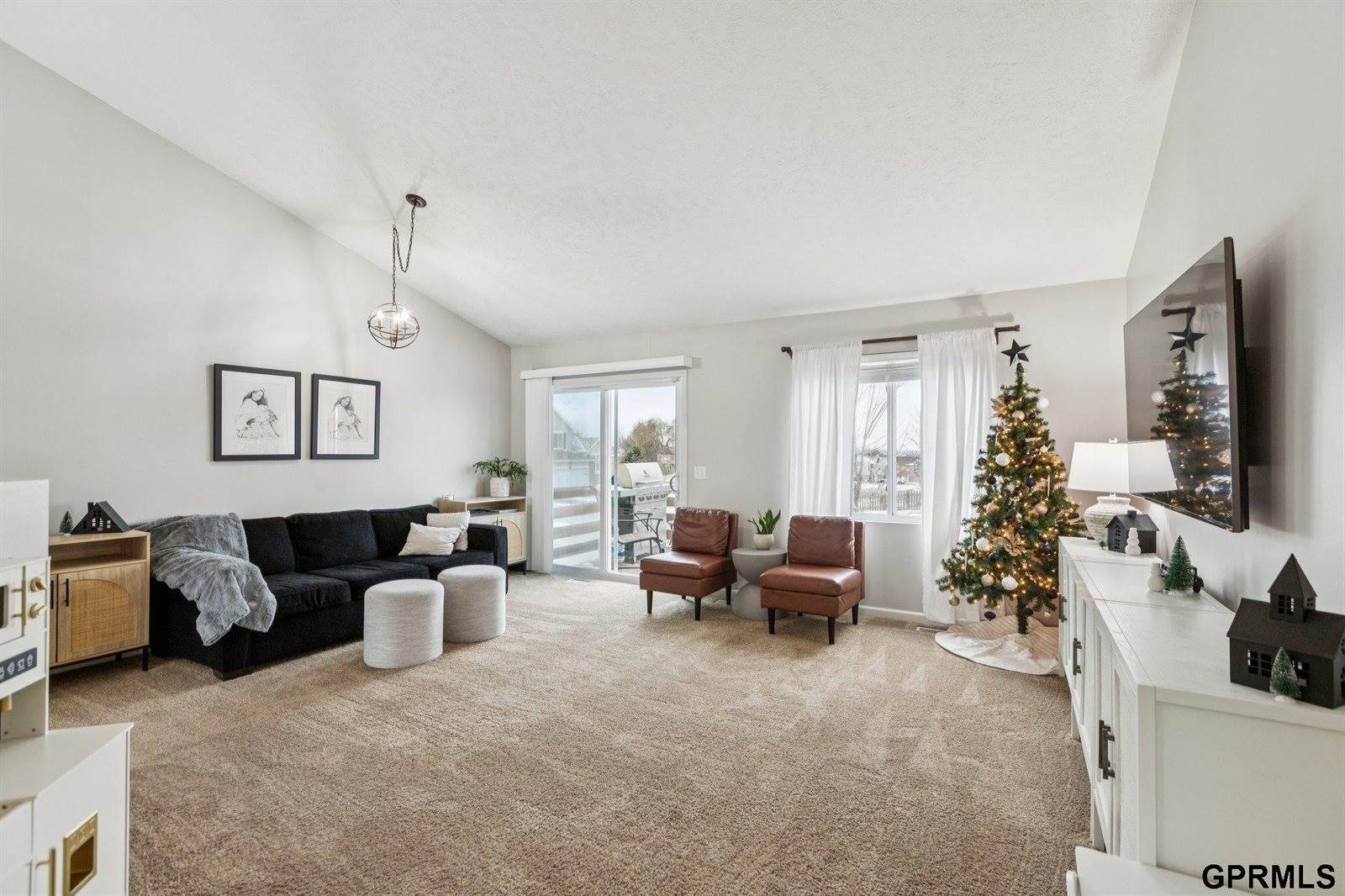 19351 V Street, Omaha, NE 68135