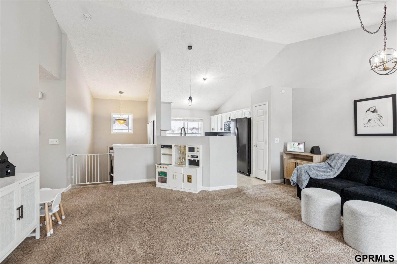 19351 V Street, Omaha, NE 68135