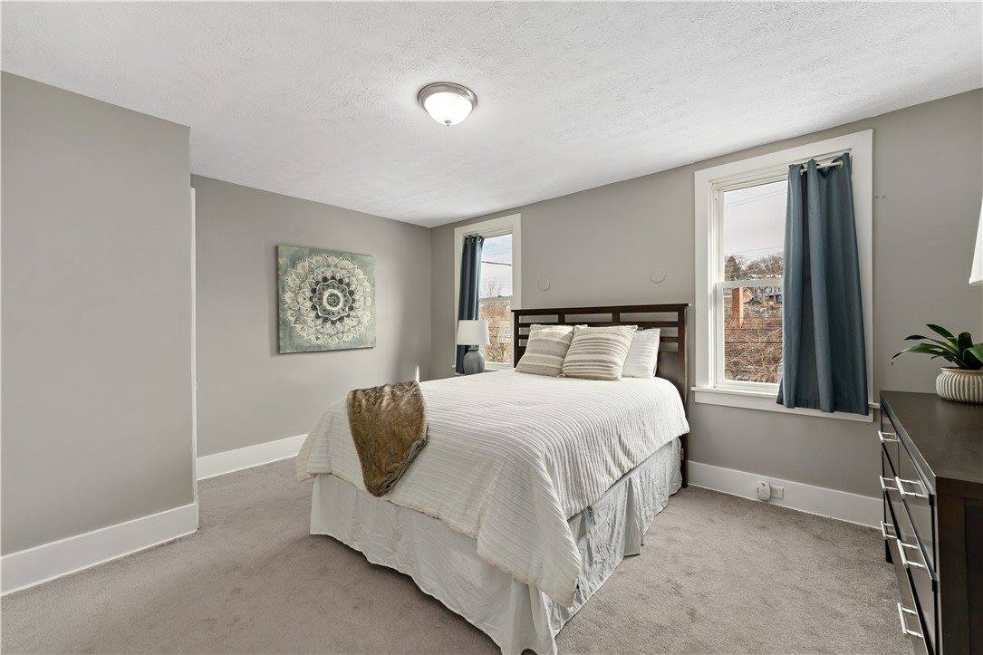 816 Boggs Ave, Mt Washington, PA 15211