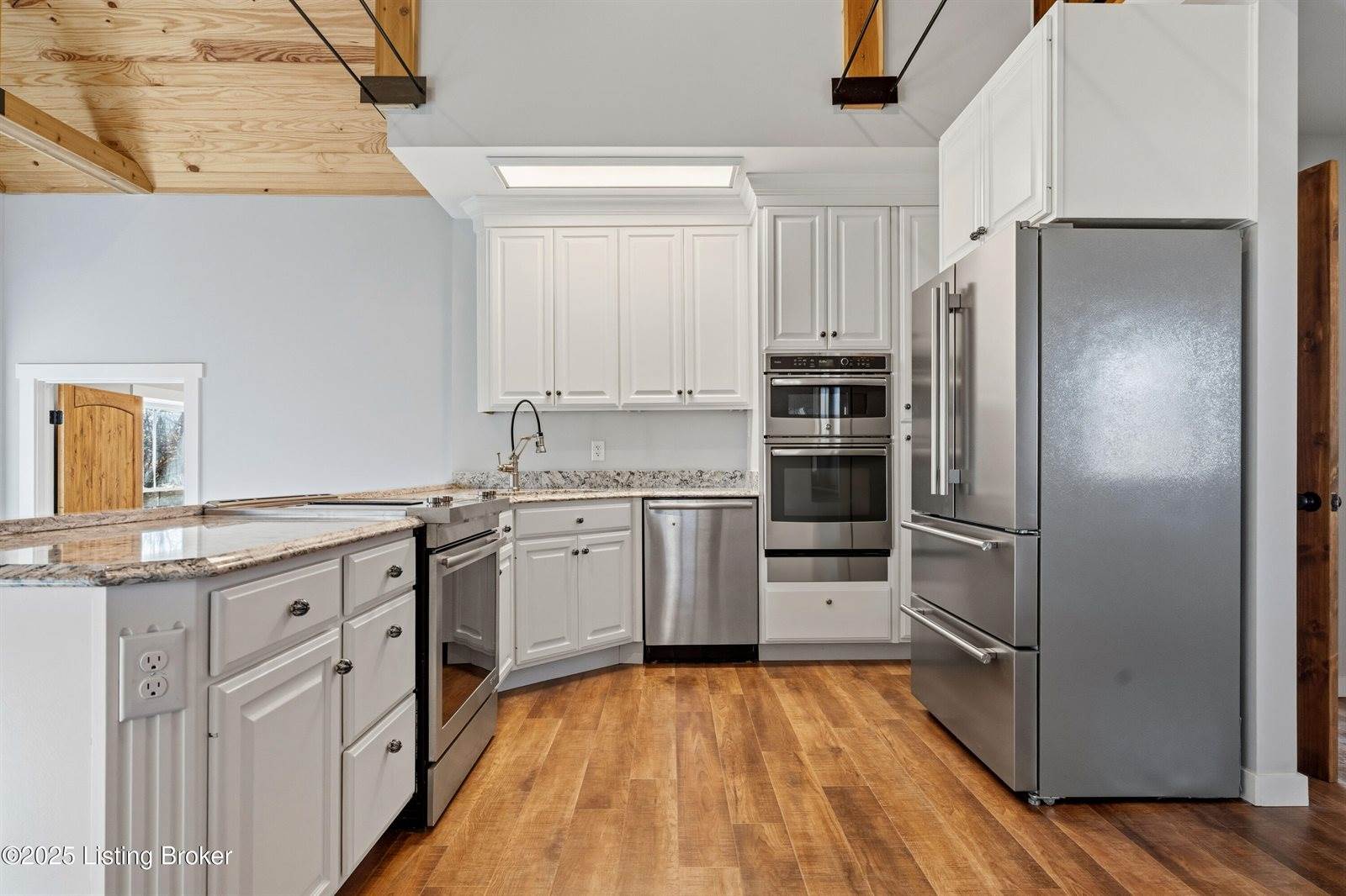 829 Old State Rd, Brandenburg, KY 40108