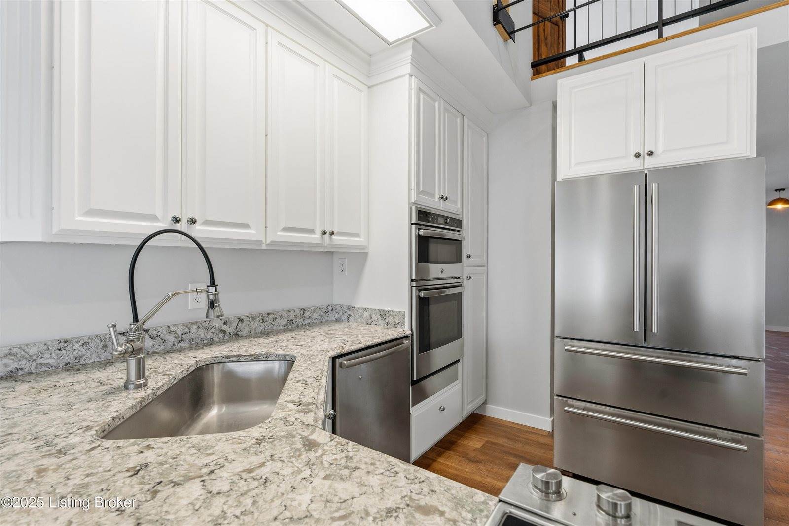 829 Old State Rd, Brandenburg, KY 40108