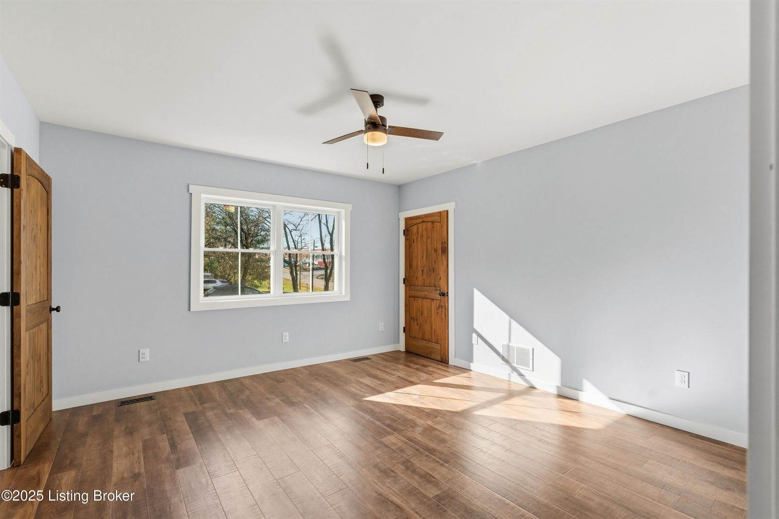 829 Old State Rd, Brandenburg, KY 40108