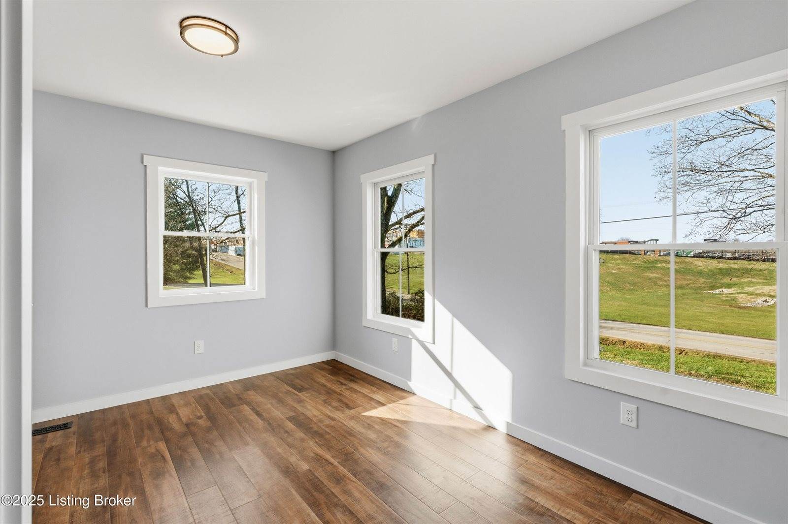 829 Old State Rd, Brandenburg, KY 40108