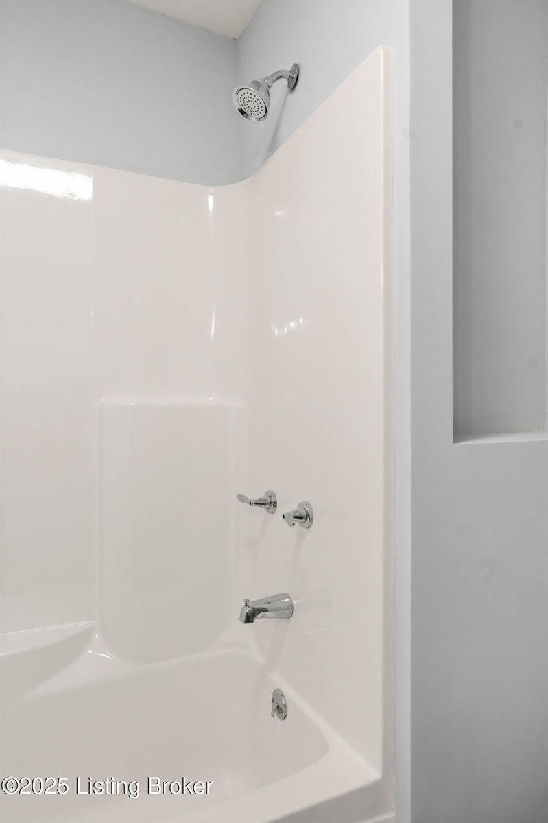 829 Old State Rd, Brandenburg, KY 40108