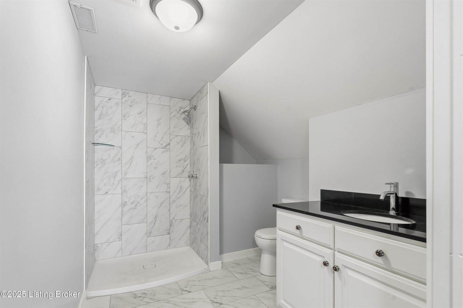 829 Old State Rd, Brandenburg, KY 40108