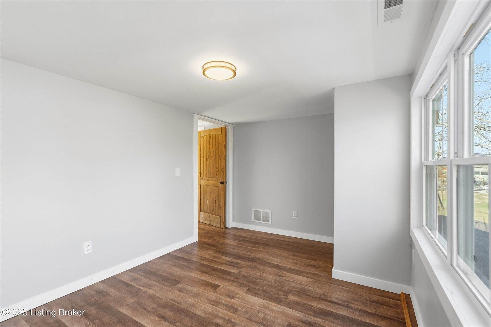 829 Old State Rd, Brandenburg, KY 40108