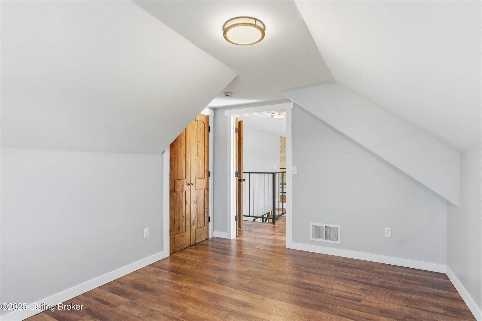 829 Old State Rd, Brandenburg, KY 40108