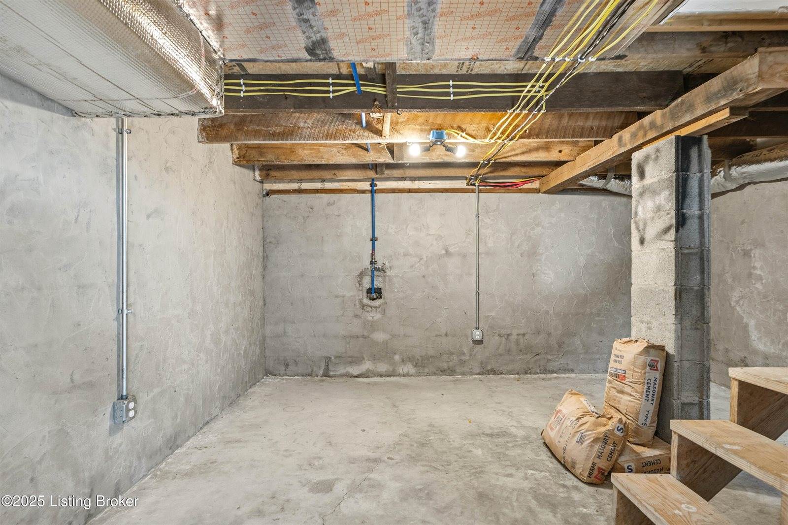 829 Old State Rd, Brandenburg, KY 40108