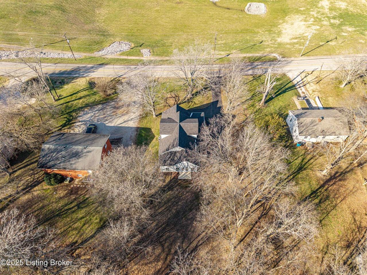 829 Old State Rd, Brandenburg, KY 40108