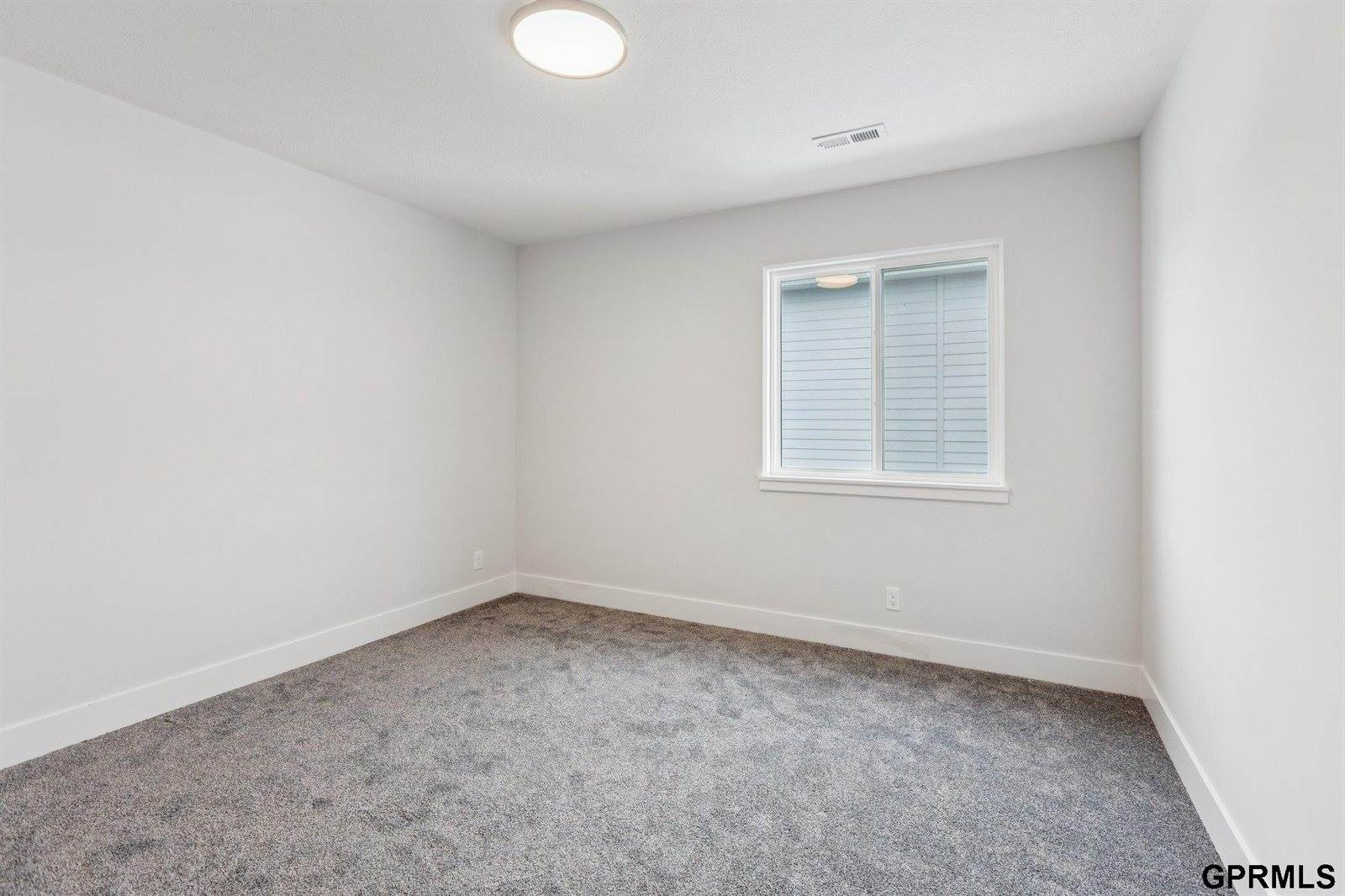 17012 Abigail Street, Bennington, NE 68007