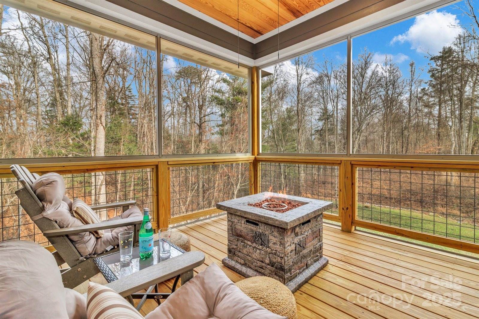 14 Cider Hill Lane, Hendersonville, NC 28792