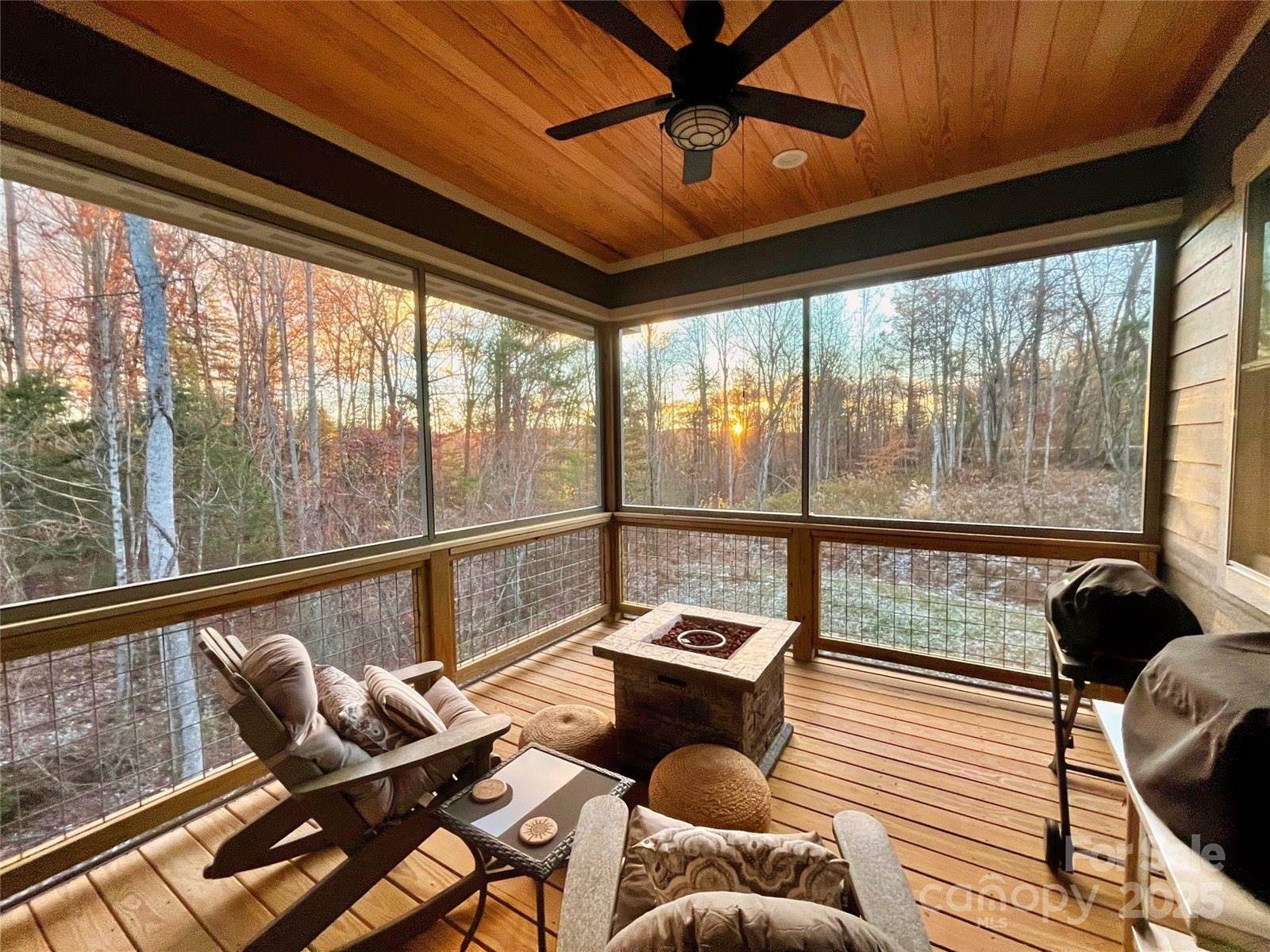 14 Cider Hill Lane, Hendersonville, NC 28792